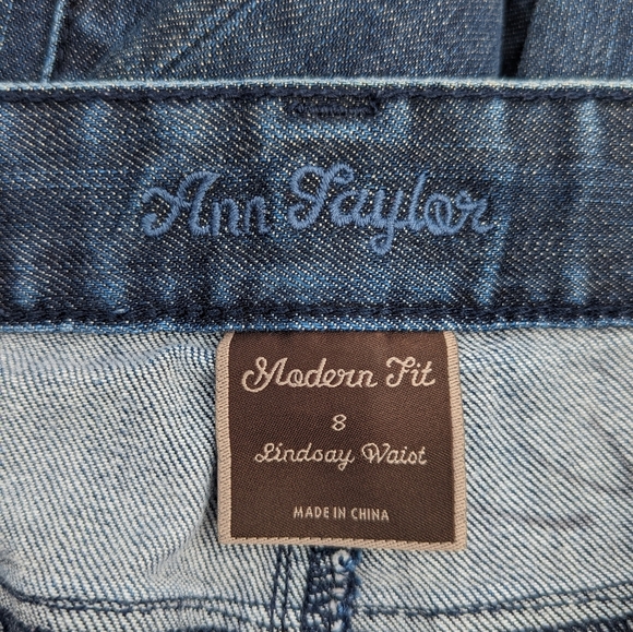 Ann Taylor Modern Fit, Lindsay Waist, straight leg jeans - Picture 5 of 5